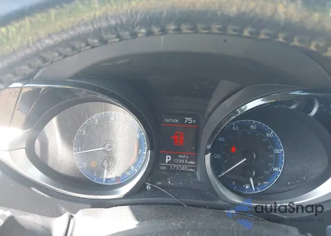 2015 Toyota Corolla S Plus z USA, uszkodzony, nr VIN 2T1BURHE9FC437074